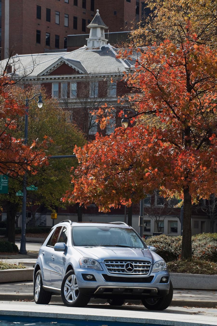  Mercedes-Benz ML450 Hybrid 2010 года  (фото 6 из 27)